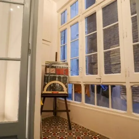 Spacious Aptmt Close To Pl Universidad And Pl Catalunya, 2,5 Bedrooms, Balcony, Heating, Elevator Min 31 Nights Daire *