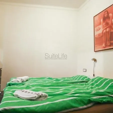 Spacious Aptmt Close To Pl Universidad And Pl Catalunya, 2,5 Bedrooms, Balcony, Heating, Elevator Min 31 Nights Daire Barselona
