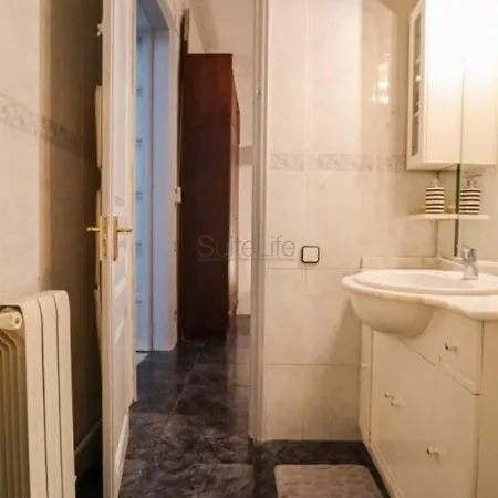 Daire Spacious Aptmt Close To Pl Universidad And Pl Catalunya, 2,5 Bedrooms, Balcony, Heating, Elevator Min 31 Nights *