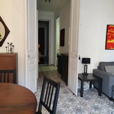 Spacious Aptmt Close To Pl Universidad And Pl Catalunya, 2,5 Bedrooms, Balcony, Heating, Elevator Min 31 Nights * Barselona
