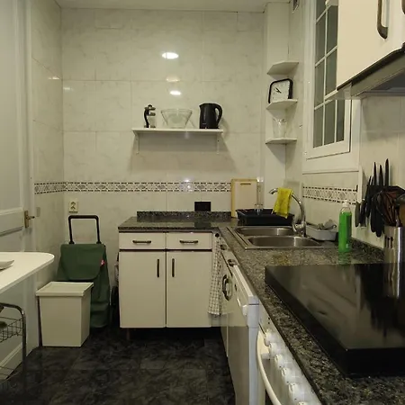 Spacious Aptmt Close To Pl Universidad And Pl Catalunya, 2,5 Bedrooms, Balcony, Heating, Elevator Min 31 Nights Daire *