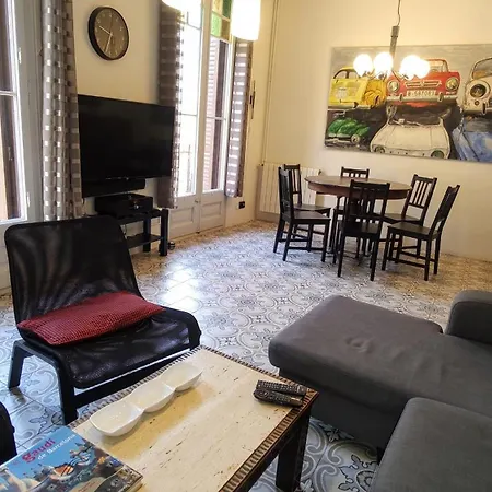 Spacious Aptmt Close To Pl Universidad And Pl Catalunya, 2,5 Bedrooms, Balcony, Heating, Elevator Min 31 Nights Barselona