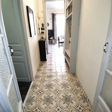 Spacious Aptmt Close To Pl Universidad And Pl Catalunya, 2,5 Bedrooms, Balcony, Heating, Elevator Min 31 Nights *