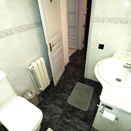 Spacious Aptmt Close To Pl Universidad And Pl Catalunya, 2,5 Bedrooms, Balcony, Heating, Elevator Min 31 Nights Apartmán