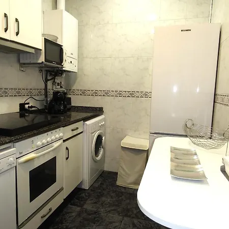 Spacious Aptmt Close To Pl Universidad And Pl Catalunya, 2,5 Bedrooms, Balcony, Heating, Elevator Min 31 Nights Apartmán *