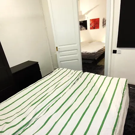 Spacious Aptmt Close To Pl Universidad And Pl Catalunya, 2,5 Bedrooms, Balcony, Heating, Elevator Min 31 Nights Apartmán