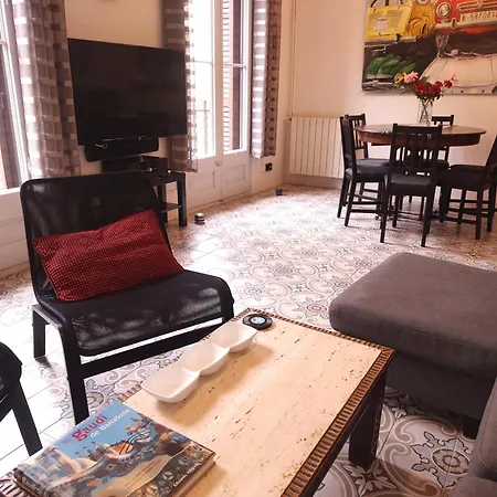 Apartmán Spacious Aptmt Close To Pl Universidad And Pl Catalunya, 2,5 Bedrooms, Balcony, Heating, Elevator Min 31 Nights