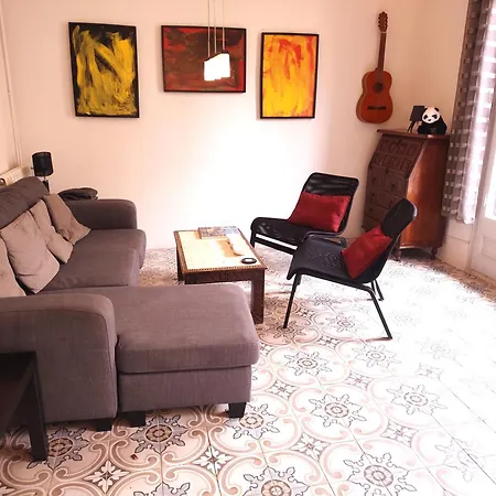 Spacious Aptmt Close To Pl Universidad And Pl Catalunya, 2,5 Bedrooms, Balcony, Heating, Elevator Min 31 Nights