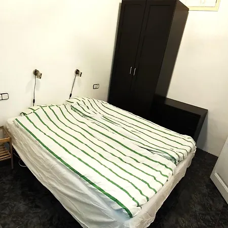 Spacious Aptmt Close To Pl Universidad And Pl Catalunya, 2,5 Bedrooms, Balcony, Heating, Elevator Min 31 Nights Apartmán *