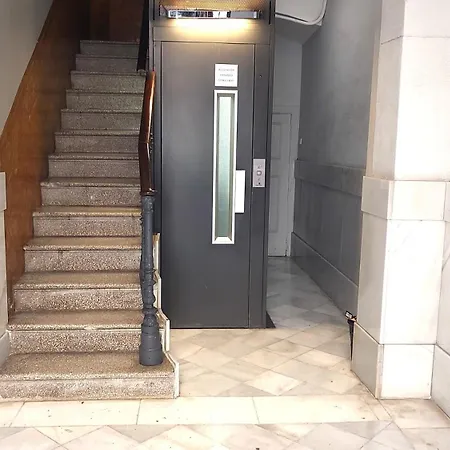 Spacious Aptmt Close To Pl Universidad And Pl Catalunya, 2,5 Bedrooms, Balcony, Heating, Elevator Min 31 Nights *